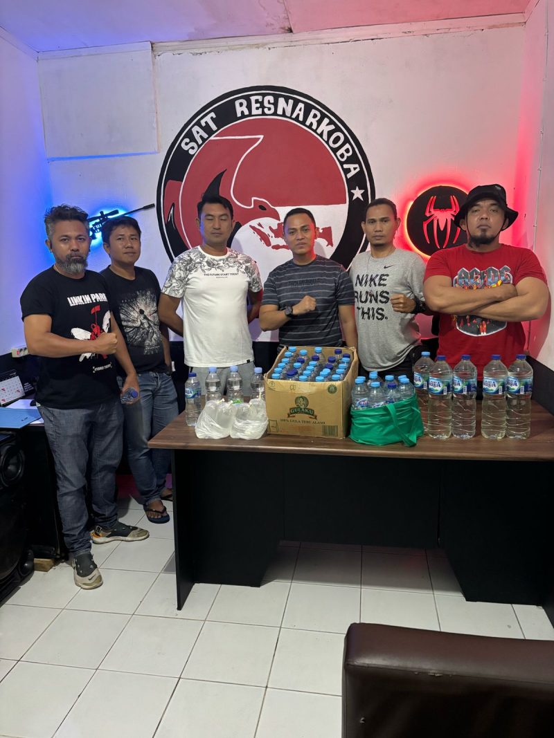 Razia Minuman beralkohol tanpa izin