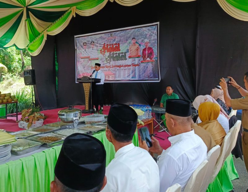 Dr. Sirajudin Lasena, Se, Mec,Dev menghadiri kegiatan Halal Bi Halal yang bertempat kawasan wisata Pantai Batu Pinagut