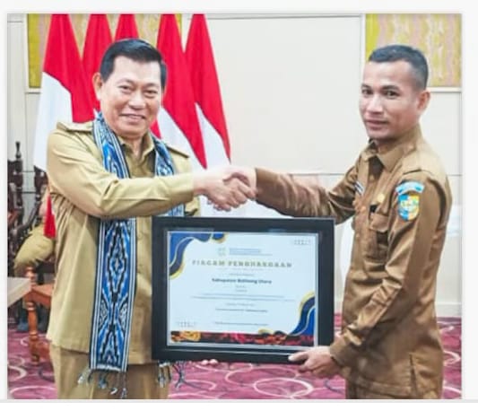 Wakil Bupati Boltara terima penghargaan sebagai terbaik ke-3 se-Sulawesi Utara dalam kategori total capaian pelayanan Keluarga Berencana (KB) tingkat Provinsi