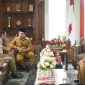 Dr. Sirajudin Lasena, SE., M.Ec.Dev., menerima kunjungan silaturahmi Kepala Kantor Pertanahan Kabupaten Bolaang Mongondow Utara, Musadia, S.ST
