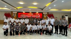 Polres Minahasa Tenggara (Mitra) tampil perkasa dan penuh kejutan, menyabet juara 1 setelah menyingkirkan 40 tim tangguh lainnya dari Satker dan Polres jajaran Polda Sulut