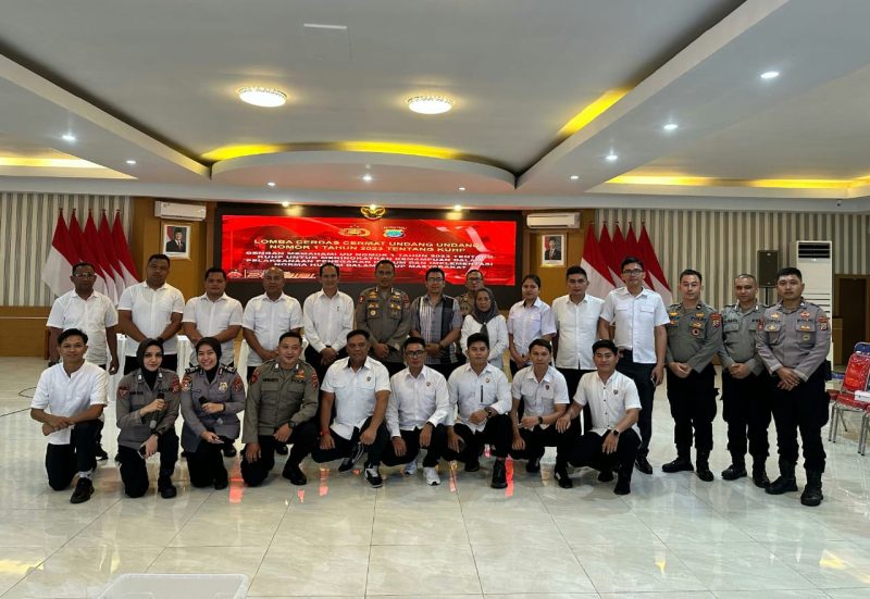 Polres Minahasa Tenggara (Mitra) tampil perkasa dan penuh kejutan, menyabet juara 1 setelah menyingkirkan 40 tim tangguh lainnya dari Satker dan Polres jajaran Polda Sulut