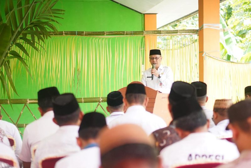 Pemkab Bolmut Hadiri Doa Untuk Negeri Dalam Ritual Adat Mandi Safar di Pinogaluman