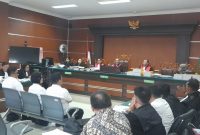 Keluarga, Kerabat, dan Jemaat GMIM Setia Menguatkan Pdt Hein Arina & Putrinya Kristi Karla Arina