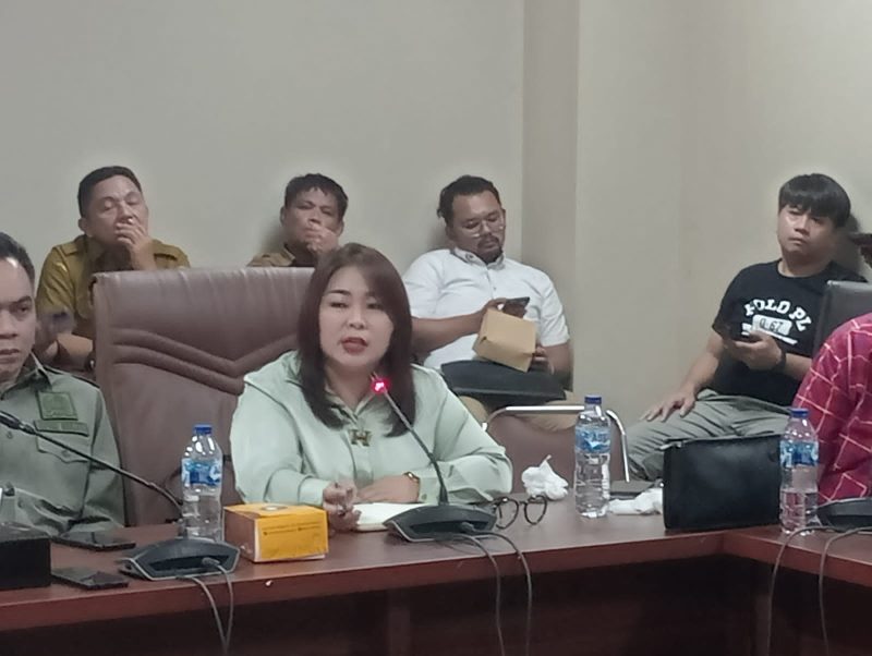 Jeane Laluyan Guncang RDP DPRD Sulut