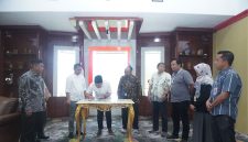 Bupati Bolmong Tandatangani Hasil Survei Peningkatan Status RSUD Boltara
