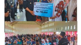 Bupati Bolmut Serahkan Bantuan Sosial untuk Warga Kecamatan Pinogaluman