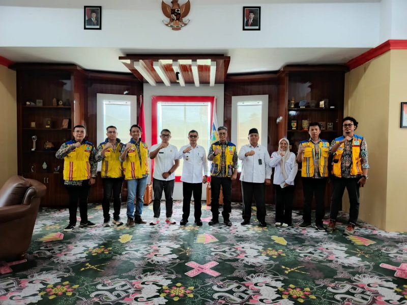 Bupati Bolmut Bahas Pelebaran Ruas Jalan Trans Sulawesi Keakar–Sonuo Bersama BPJN Sulut