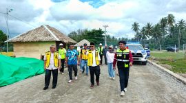Bupati Bolmut Tinjau Proyek Peningkatan Jalan Tombulang Pantai–Tuntulow Utara