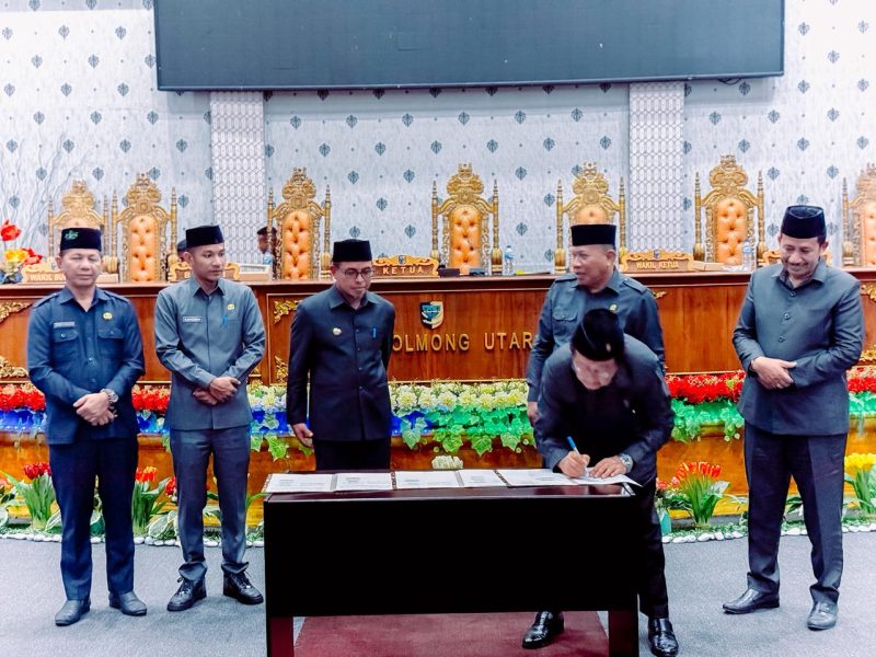 DPRD dan Pemkab Bolmut Tandatangani Persetujuan Bersama Ranperda APBD 2026