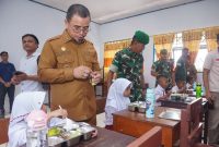Bupati Boltara Launching Program Makan Bergizi Gratis di SDN 4 Sangkub