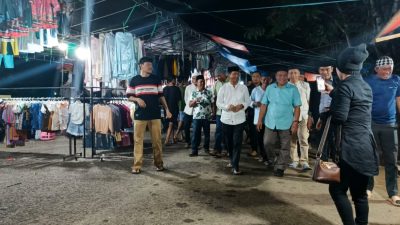 Sekda didampingi para Asisten, pimpinan OPD, Camat Kaidipang, Danramil Kaidipang, panitia pelaksana, serta tokoh masyarakat meninjau langsung lapak-lapak para pedagang yang meramaikan Pasar Senggol