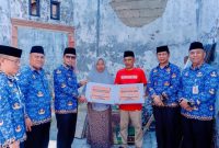 Bupati Boltara Salurkan Bantuan bagi Korban Kebakaran di Boroko Timur