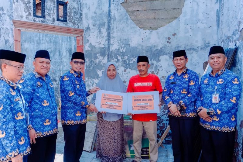 Bupati Boltara Salurkan Bantuan bagi Korban Kebakaran di Boroko Timur