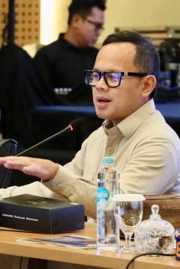 Wamendagri Bima Dorong Efisiensi dan Reformasi BUMD Secara Menyeluruh