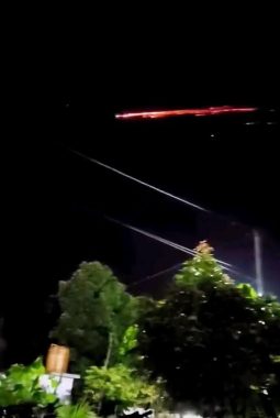 Misteri Benda Bercahaya Kembali Muncul di Langit Malam, Warga Diimbau Tetap Tenang