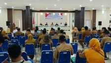 menggelar rapat koordinasi Forum Komunikasi Pimpinan Daerah (Forkopimda) di lantai III Kantor Bupati