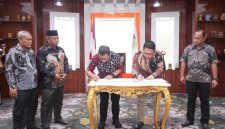 Bupati Boltara Tanda Tangani Perpanjangan Kerja Sama Fasilitas ATM Bank SulutGo