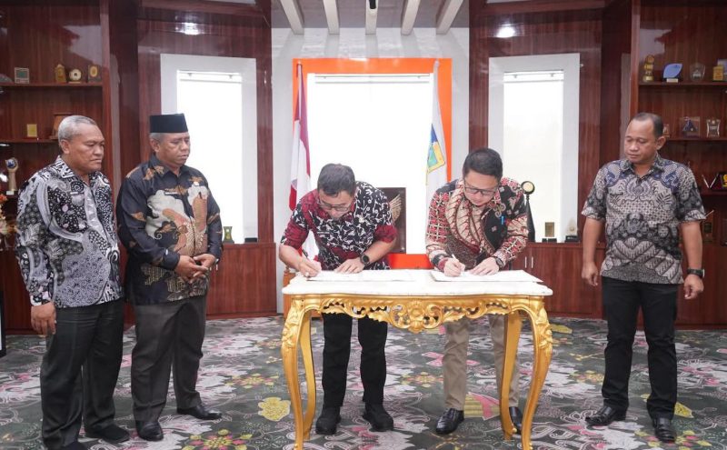 Bupati Boltara Tanda Tangani Perpanjangan Kerja Sama Fasilitas ATM Bank SulutGo