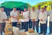 Bupati Boltara Serahkan Bantuan Logistik bagi Korban Banjir Bandang di Gorontalo Utara