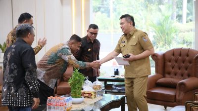 Di dampinggi Asisten Administrasi Umum, Inspektur Daerah Boltara, serta Kepala Dinas Pertanian Boltara.