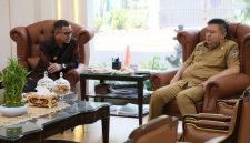 Bupati Bolaang Mongondow Utara (Boltara), Sirajudin Lasena, melakukan pertemuan dan diskusi dengan Sekretaris Jenderal Kementerian Dalam Negeri, Tomsi Tohir, di Kantor Pusat Kemendagri, Jakarta,