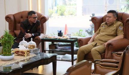 Bupati Bolaang Mongondow Utara (Boltara), Sirajudin Lasena, melakukan pertemuan dan diskusi dengan Sekretaris Jenderal Kementerian Dalam Negeri, Tomsi Tohir, di Kantor Pusat Kemendagri, Jakarta,