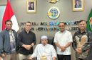  Bupati Bolaang Mongondow Utara, Dr. Sirajudin Lasena, saat melakukan audiensi dengan Menteri ATR/BPN Nusron Wahid di Jakarta. Pertemuan membahas percepatan penyusunan RDTR dan penguatan hilirisasi pertanian sebagai fondasi pembangunan dan pertumbuhan ekonomi berkelanjutan di Boltara.