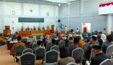 Rapat Paripurna penyampaian 14 Ranperda usulan Pemerintah Kabupaten Boltara di Gedung DPRD Boltara