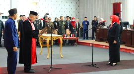 Hj. Dewi Zandra Astuti Mondo resmi dilantik sebagai Ketua Dewan Perwakilan Rakyat Daerah (DPRD) Kabupaten Bolaang Mongondow Utara (Boltara)