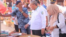 Pantau Harga dan Stok Pangan, TPID Boltara Turun Langsung ke Pasar Bolangitang