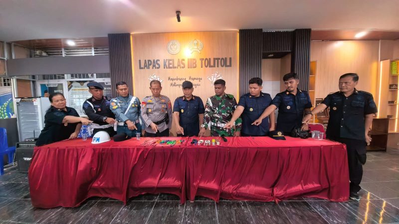 Razia Gabungan Lapas Tolitoli, Petugas Temukan Sejumlah Barang Terlarang